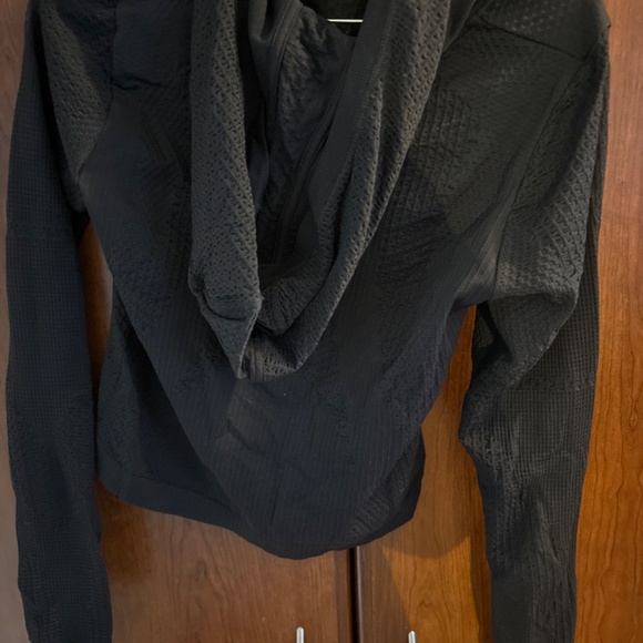 Athleta workout top - Picture 2 of 2